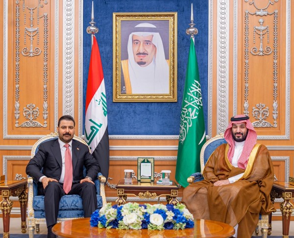 ولي العهد السعودي يستقبل رئيس الوزراء العراقي