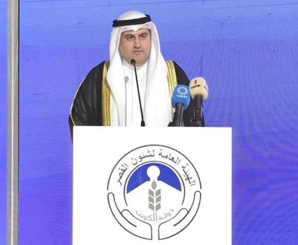  وزير العدل ورئيس مجلس إدارة الهيئة العامة لشؤون القصر المستشار ناصر السميط يلقي كلمة خلال الحفل السنوي لتكريم أبناء الهيئة المتفوقين 
