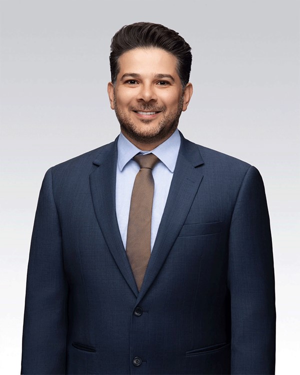 الدكتور عبدالله حسن