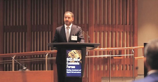 حمد المرزوق متحدثا
