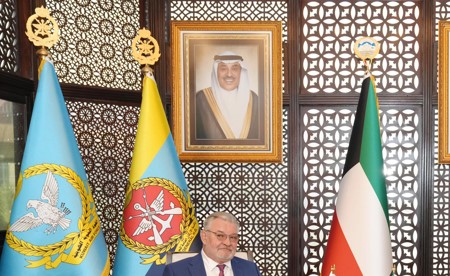 رئيس الأركان بحث مع مسؤول عسكري روسي القضايا ذات الاهتمام المشترك