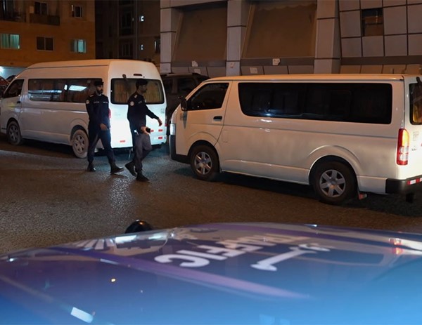 المرور تحجز 27 باصاً وتحرر 364 مخالفة مرورية متنوعة إلى النظارة في حملة حولي
