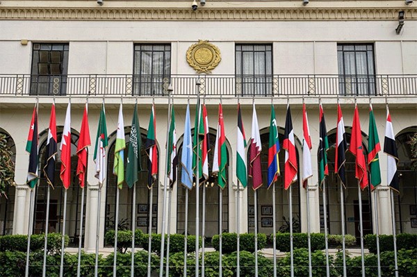 الجامعة العربية تدين الاعتداءات الحوثية على مقر الحكومة اليمنية والمنشآت المدنية