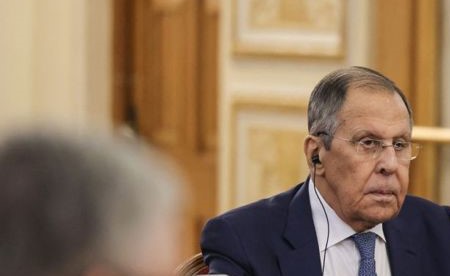 لافروف: روسيا مستعدة للمساعدة في التوصل إلى حلول لتسوية الأزمة بين أميركا وإيران