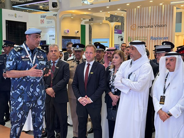 الوهيب: تطوير القدرات الأمنية ورفع الجاهزية لمواكبة التحديات المتسارعة