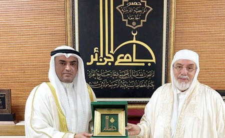 سفيرنا بالجزائر بحث مع وزير الدولة عميد جامع الجزائر تعزيز التعاون الثنائي بالمجال الديني
