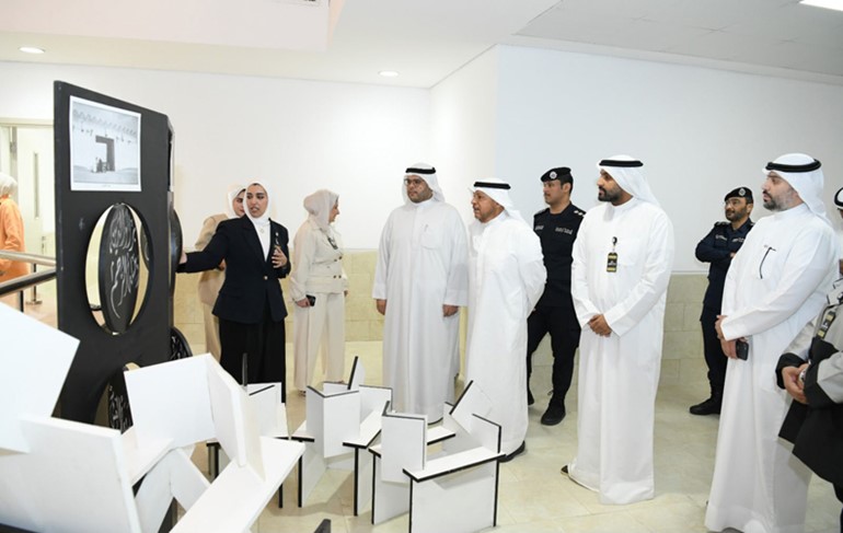 محافظة الفراونية يتفقد مدرسة الموهوبين للبنات ويؤكد الاهتمام برعاية الإبداع والتميز الطلابي