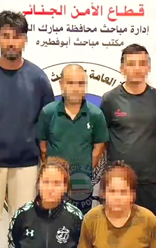 بالفيديو احتجاز 5 وافدين حولوا منزلا إلى مصنع خمور