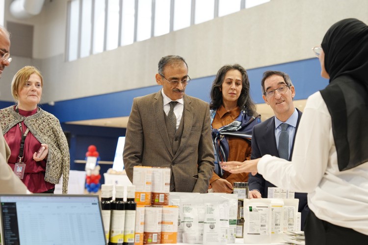 المعرض أتاح لطلبة الجامعة وأعضاء هيئتيها التدريسية والإدارية التعرف على خدمات صحية وتوعوية متنوعة
