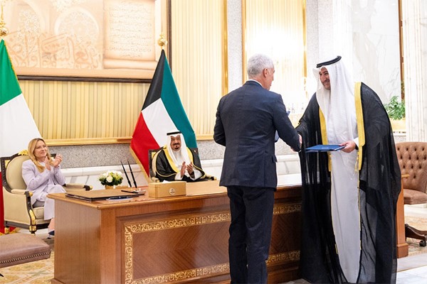 توقيع مذكرتي تفاهم وخطاب نوايا بين الكويت وإيطاليا في تشجيع الاستثمار المباشر والدفاع والتعاون العسكري