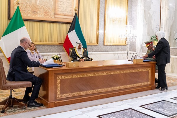 توقيع مذكرتي تفاهم وخطاب نوايا بين الكويت وإيطاليا في تشجيع الاستثمار المباشر والدفاع والتعاون العسكري
