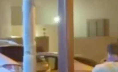 بالفيديو.. ضبط 3 أشخاص يبيعون السجائر الإلكترونية لطلبة المدارس «دليفري» وإخفائها داخل مواد غذائية