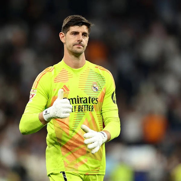 ريال مدريد يعلن غياب كورتوا عن «الكلاسيكو» بسبب المرض