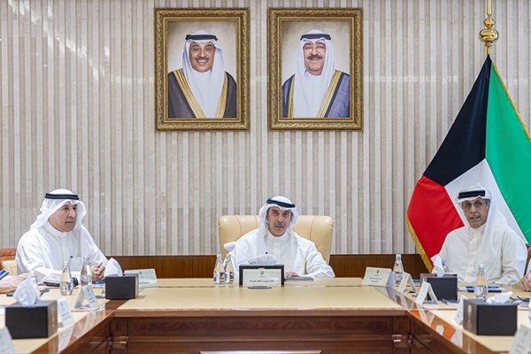 نائب وزير الخارجية السفير حمد المشعان مترئسا اجتماع مجلس السلكين الديبلوماسي والقنصلي بحضور عزيز الديحاني وعبدالعزيز العدواني