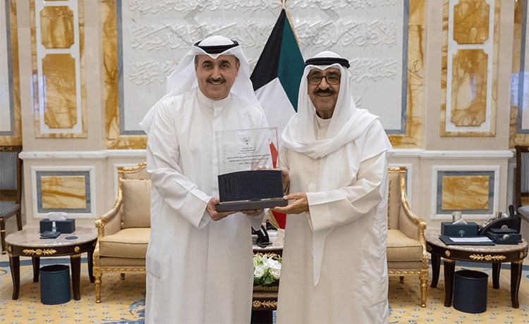 صاحب السمو يتسلم التقرير السنوي لديوان المحاسبة