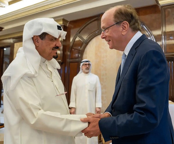 رئيس الوزراء يبحث مع الرئيس التنفيذي لـ«بلاك روك» سبل تطوير العلاقات التجارية والاستثمارية