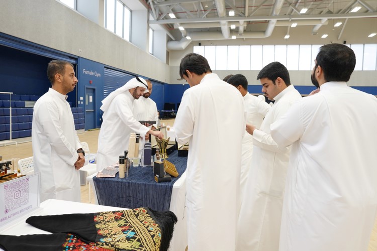 الجامعة الأمريكية الدولية تستضيف فعالية «ملتقى المشاريع الطلابية» بمشاركة أكثر من 45 مشروعاً ريادياً من إبداع الطلبة
