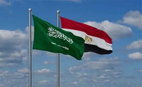 وزيرا خارجية مصر والسعودية يبحثان هاتفياً جهود احتواء الأزمة الراهنة ومنع التصعيد