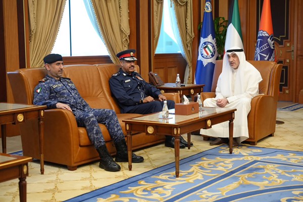 النائب الأول استقبل قائد خفر السواحل بالبحرين: توطيد التعاون والتنسيق الأمني بين البلدين