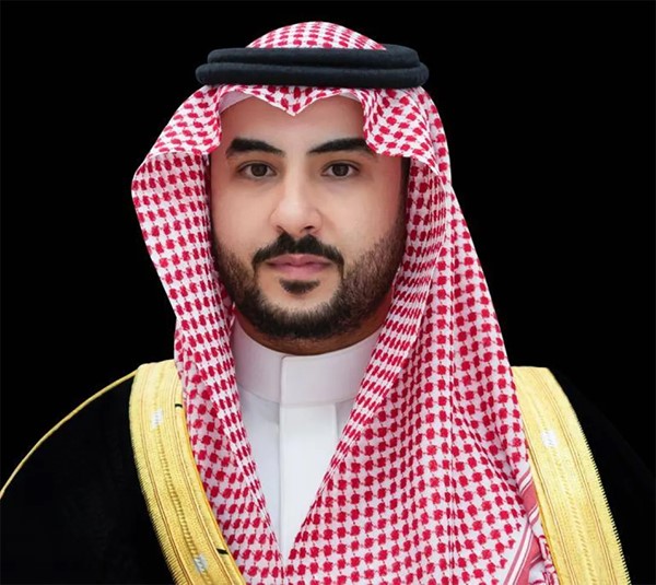 وزير الدفاع يبحث مع نظيره السعودي تطورات المنطقة