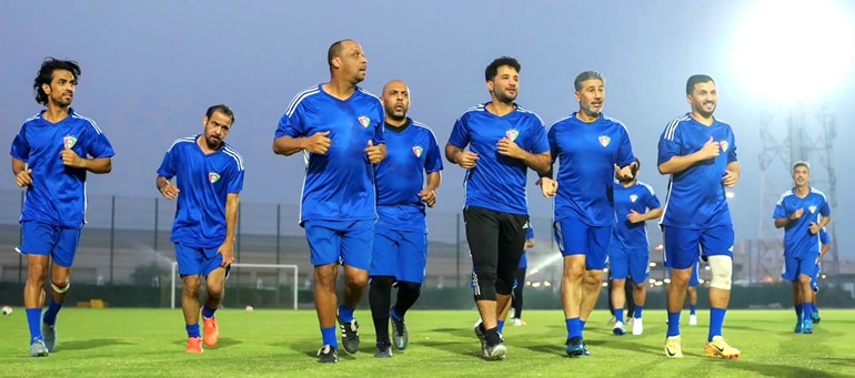 قدامى الأزرق يبدأون مشوار البطولة الخليجية اليوم