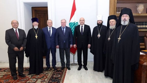 رئيس الجمهورية العماد جوزف عون مستقبلا رئيس وزراء الاتحاد الروسي السابق سيرغي ستيباشين والوفد المرافق