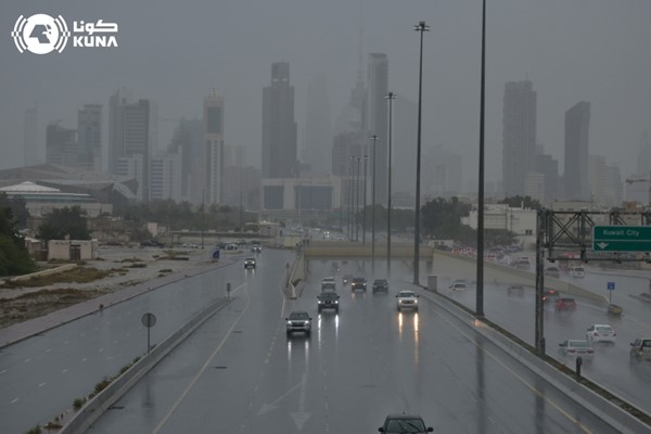 «الأرصاد» تُحذر: أمطار رعدية وانخفاض في الرؤية على بعض المناطق